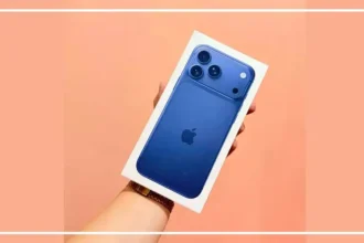 iPhone 17 Pro displayed with Croma discount offer